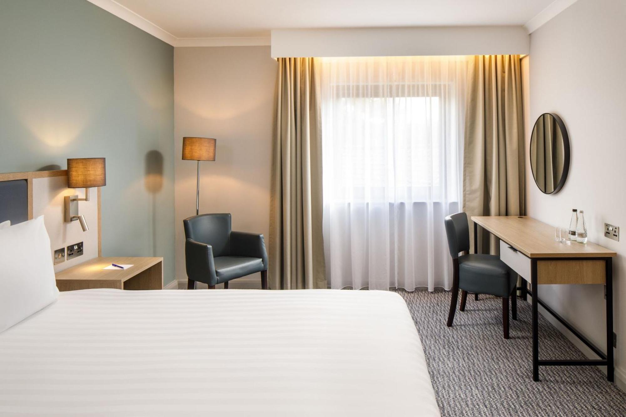 Delta Hotels By Marriott Μίλτον Κέινς Εξωτερικό φωτογραφία