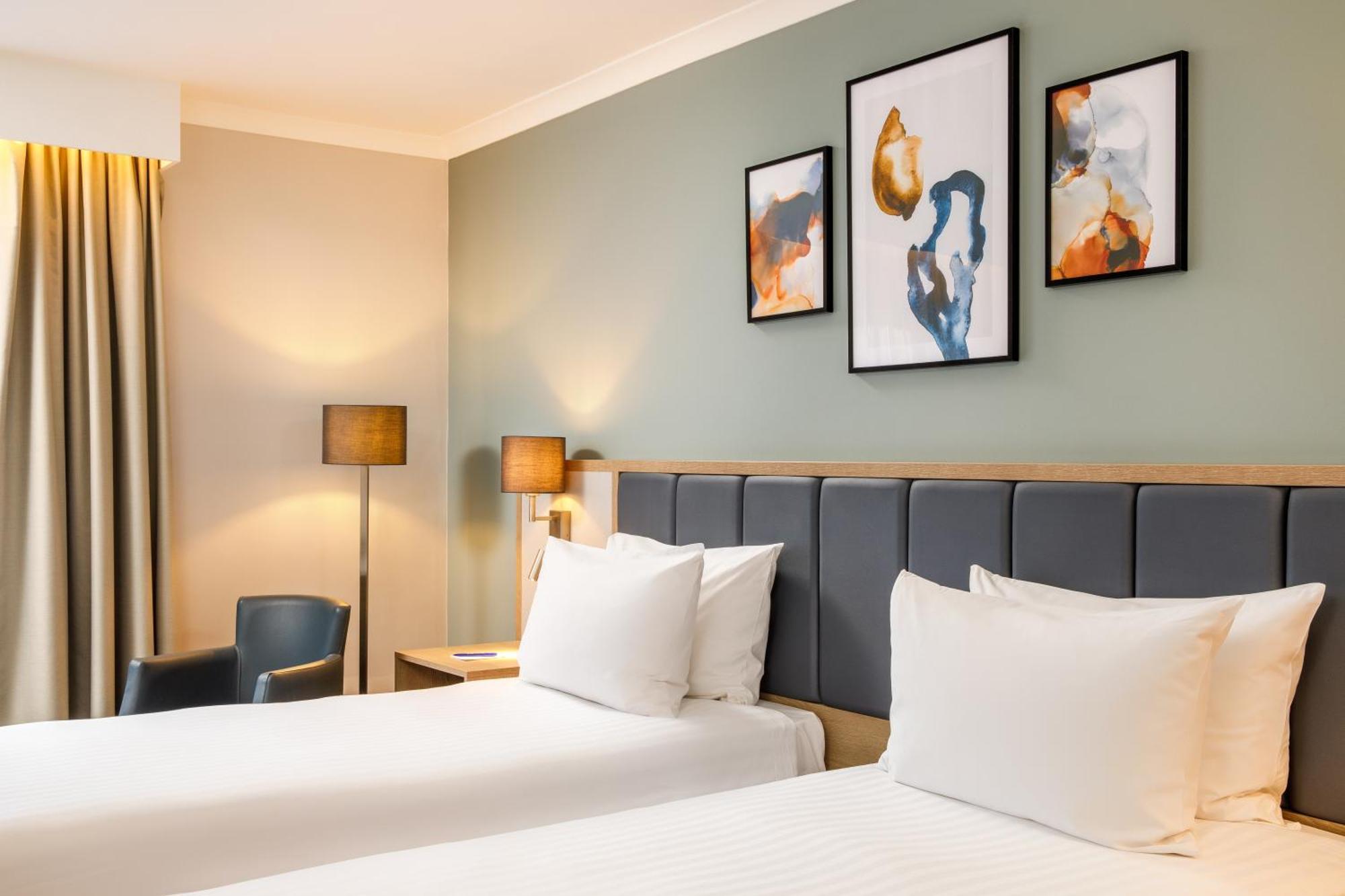 Delta Hotels By Marriott Μίλτον Κέινς Εξωτερικό φωτογραφία